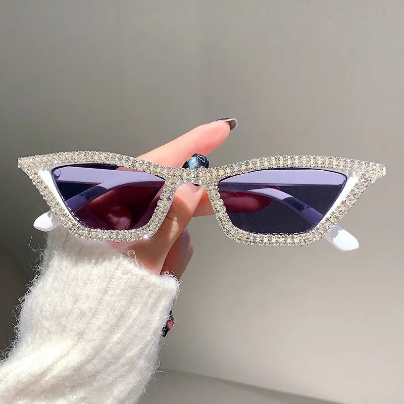 KLASSNUM Luxuriöse Cat-Eye-Sonnenbrille für Damen und Herren, modische Diamant-Dreieck-Marken-Designer-Glitzer-Sonnenbrille UV400 Shades Brille