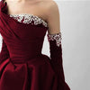 Bella Schwarzer Satin Perlen Abendkleider One Shoulder A-Linie Ballkleider Maßgeschneiderte Lange Ärmel Bodenlanges Hochzeitskleid