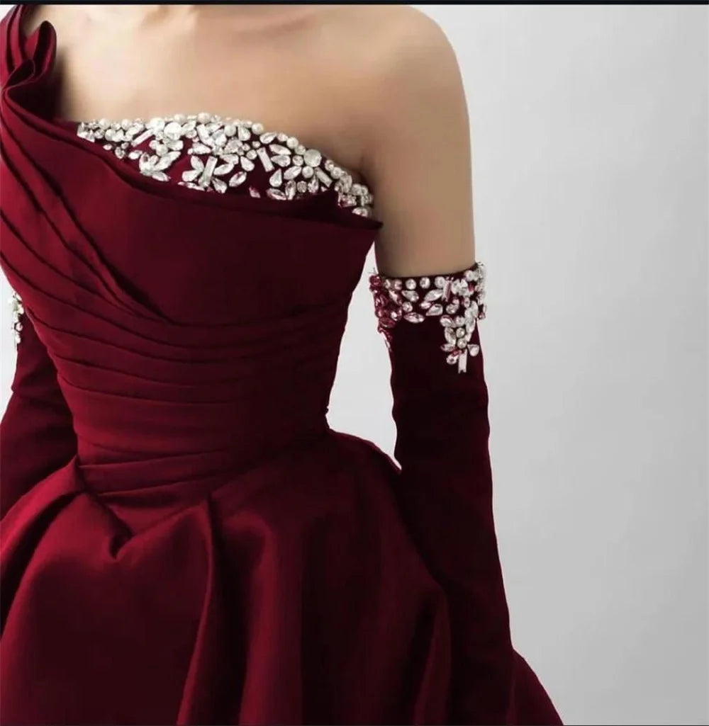 Bella Schwarzer Satin Perlen Abendkleider One Shoulder A-Linie Ballkleider Maßgeschneiderte Lange Ärmel Bodenlanges Hochzeitskleid