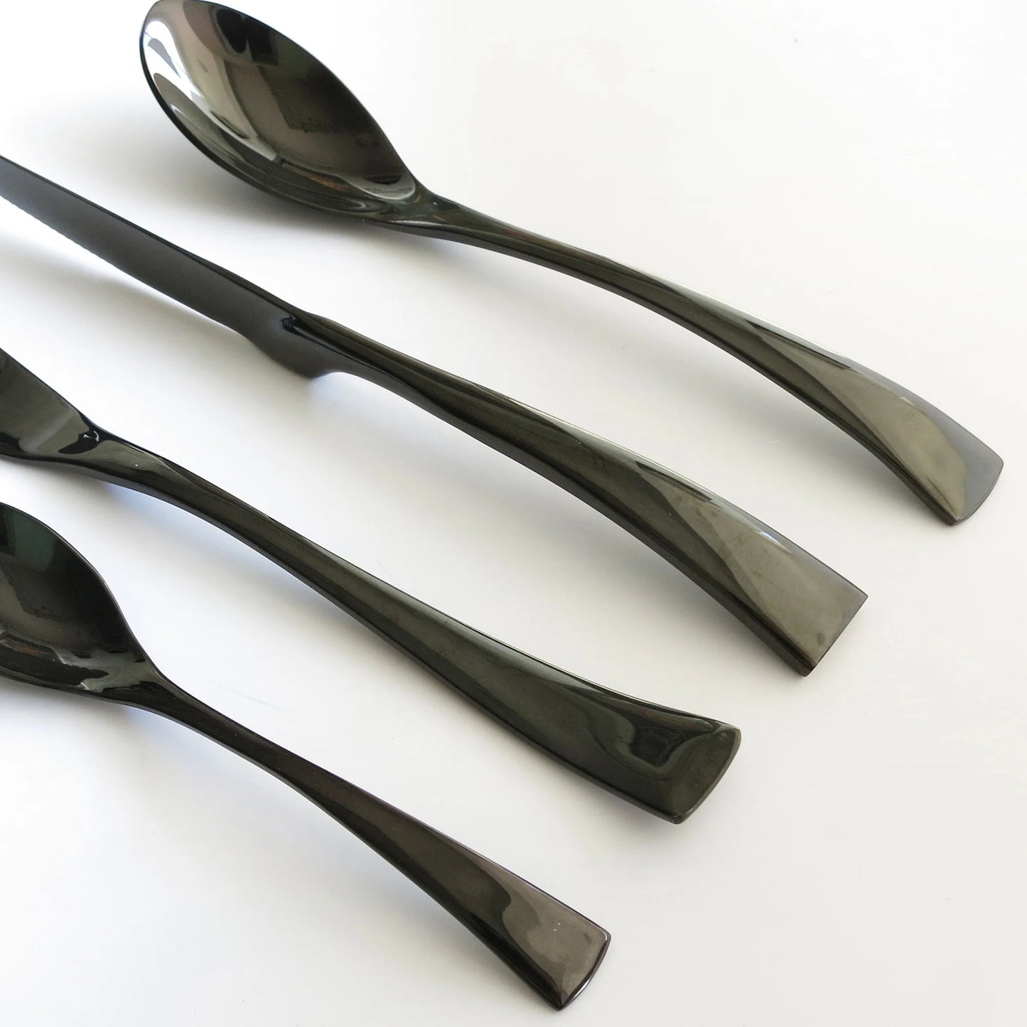 24-teiliges Edelstahl-Besteckset, Esslöffel Gabel Messer Besteckset Tafelbesteckset für 4 oder 6 Personen