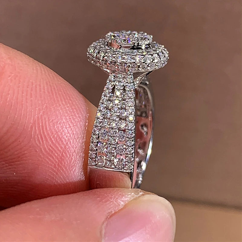 Huitan Temperament Sweet Wedding Accessories Women's Ring Full Paved Shiny CZ Stone Bow Shaped New Designed Lady Fashion Jewelry