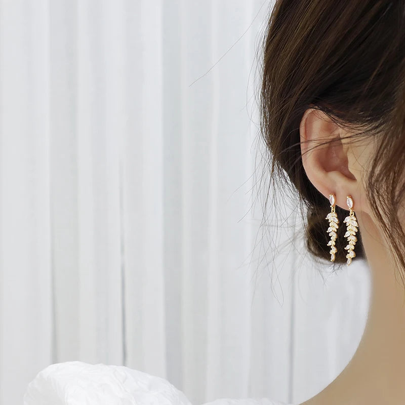 Charm 18k Echtgold Blätter Ohrringe für Frauen Exquisite Kleine Zirkonia Ohrstecker Elegante Koreanische Kristall Hochzeit Ringanhänger