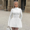 BKQU Elegantes schulterfreies Langarm-Minikleid für Damen, sexy trägerloses, rückenfreies, schmales A-Linien-Kurzleid, elegantes Party-Vestido