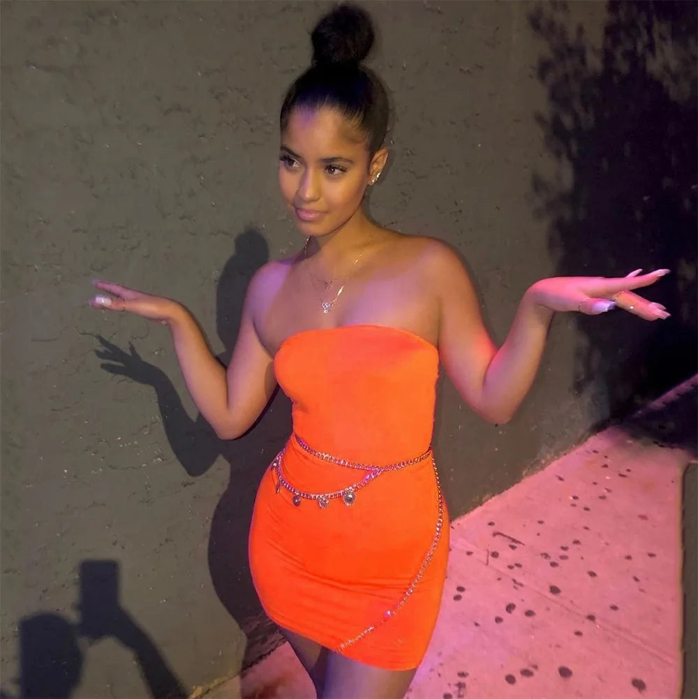 Sexy Trägerloses schulterfreies, pinkfarbenes Bodycon-Kleid für Damen, rückenfreies, schmales Minikleid, Club-Party-Kleider