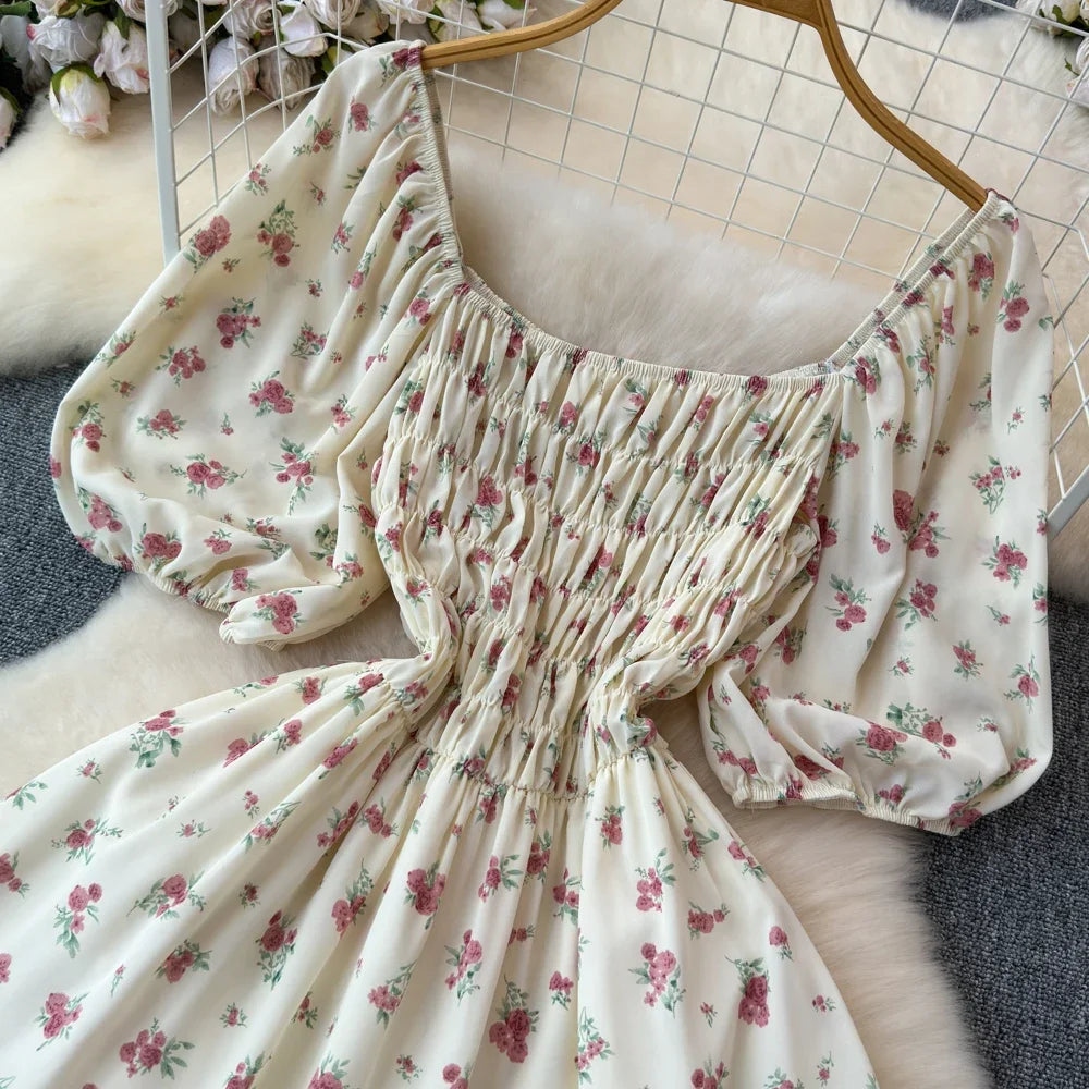 2024 Neues Sommer Blumenmuster Maxikleid Damen Vintage Eckiger Ausschnitt Geraffte Brust Schärpe Bandage Sommerkleid Partykleid