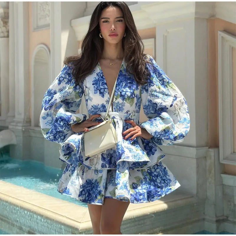 Damen Batik 3D Blumen Tief V-Ausschnitt ausgestellte Ärmel Minikleider Mode Slim Bedruckt Mehrfachfalten Vestidos Neue Damen Urlaubskleidung