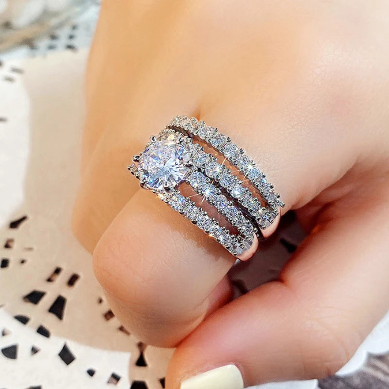 Huitan Sparkling 2Pcs Set Cubic Zirconia Rings for Women Wedding Engagement Fashion Jewelry Luxury Trendy Female Rings Wholesale