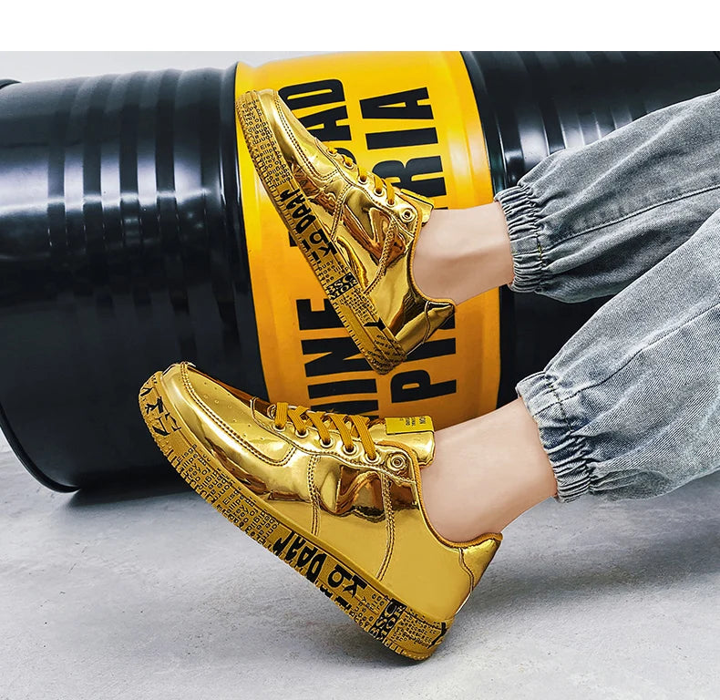 New Gold Sneakers Couple Shoes Luxury Casual Glitter Sneakers Men Hip-hop Streetwear Skateboard Shoes Men Flat Designer Footwear