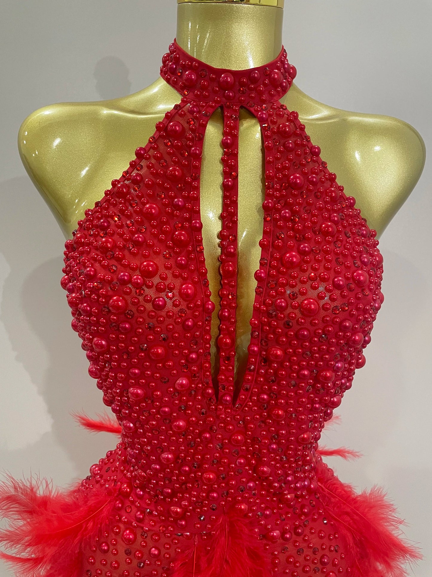 Women Luxury Rhinestones Pearls Feathers Halter Backless Short Dress Women Sexy Celebrate Birthday Dress Nightclub Stage Costume