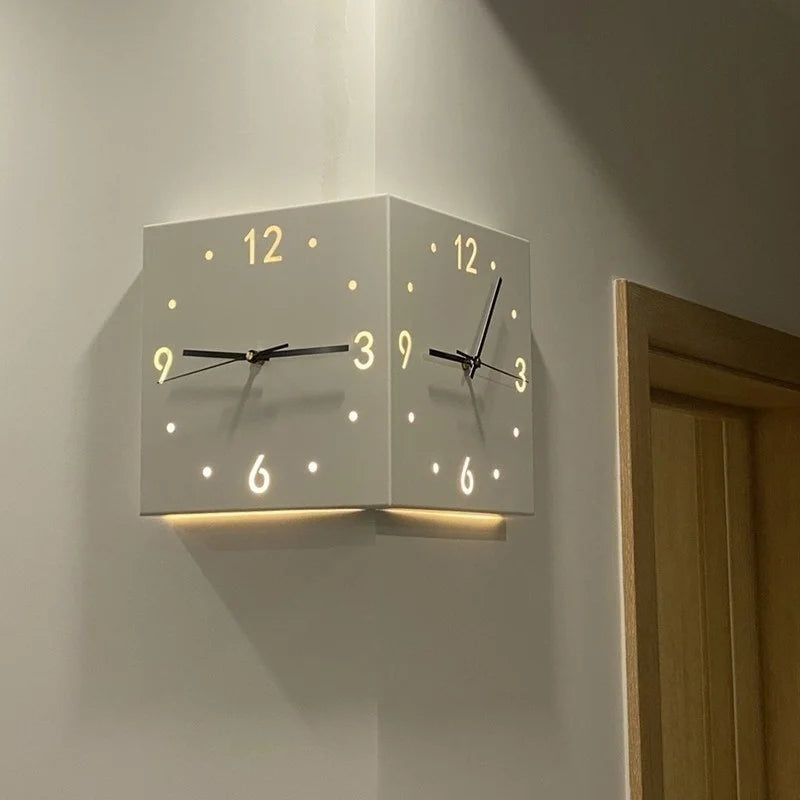 Kreative Lichtsensor Eckwanduhr Quadratisch Einfache Doppelseitige Wanduhr mit arabischer Ziffernskala Analoge Geräuschlose Wanduhr
