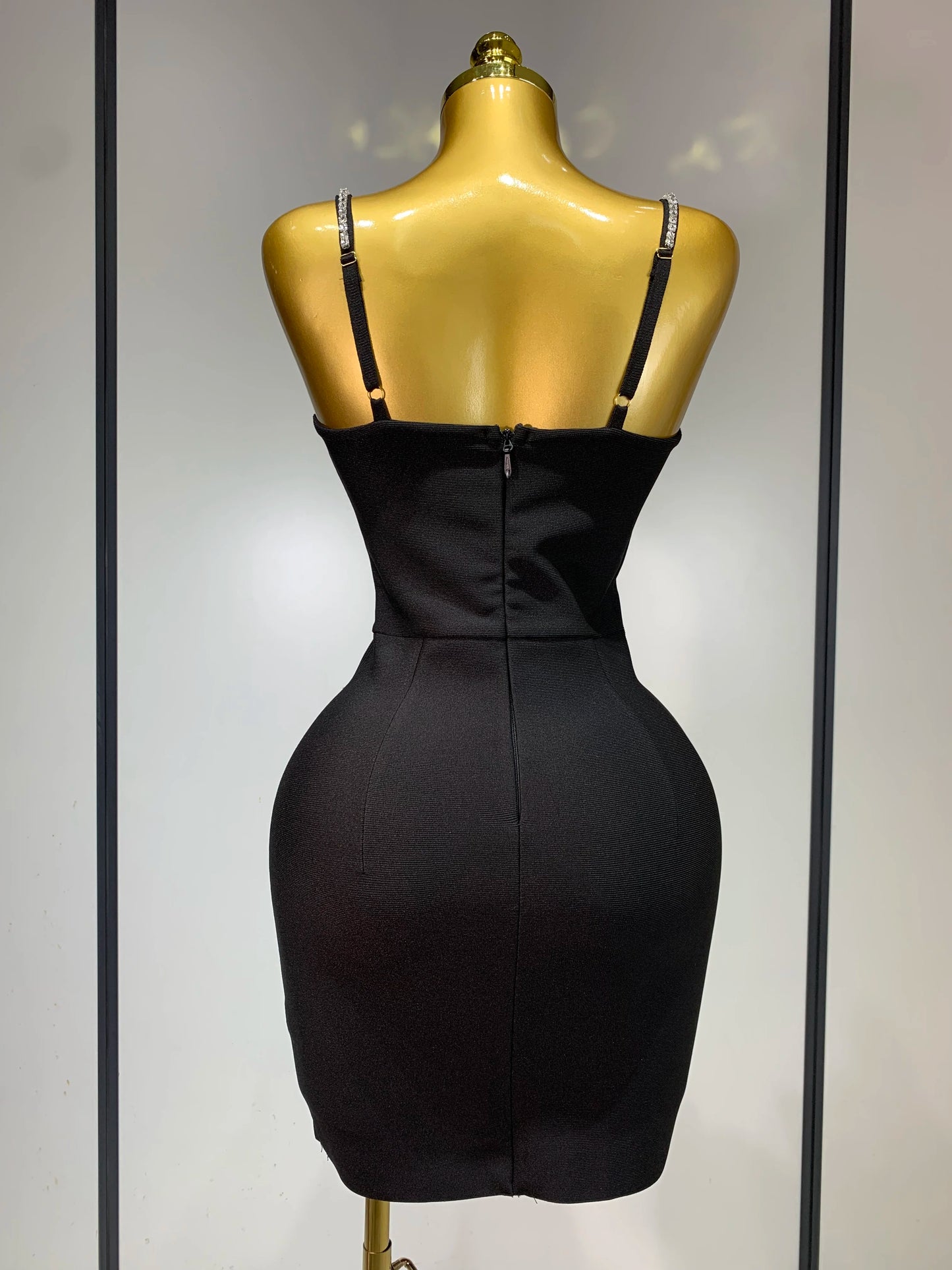 Damen Celebrity Sexy V-Ausschnitt Perlen Schwarz Mini Bodycon Bandage Kleid Luxus 2025 Gestrickte Elegante Abend Club Party Kleider