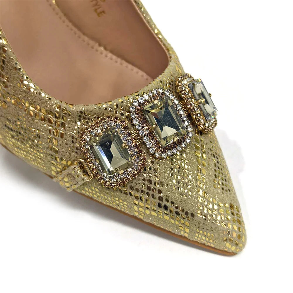 2024 Strass Spitz Zehen High Heels Schuhe und Taschen Set für Damen Hochzeit und Party Elegante Luxusmode in Weinrot