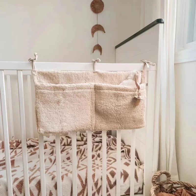 Neuer dicker Plüsch Babybett Hängetasche Tragbare Doppeltaschen Neugeborenen-Bett Spielzeug Organizer Tasche Bettkopfteil Aufbewahrungstasche