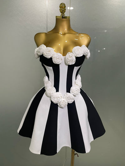 2025Neues Damenkleid Blumenverzierung Trägerlos Schwarz Weiß Gestreiftes Bandage Kurz Cocktailparty Elegant Abend Club Party Kleid
