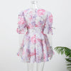 Damen Batik 3D Blumen Tief V-Ausschnitt ausgestellte Ärmel Minikleider Mode Slim Bedruckt Mehrfachfalten Vestidos Neue Damen Urlaubskleidung
