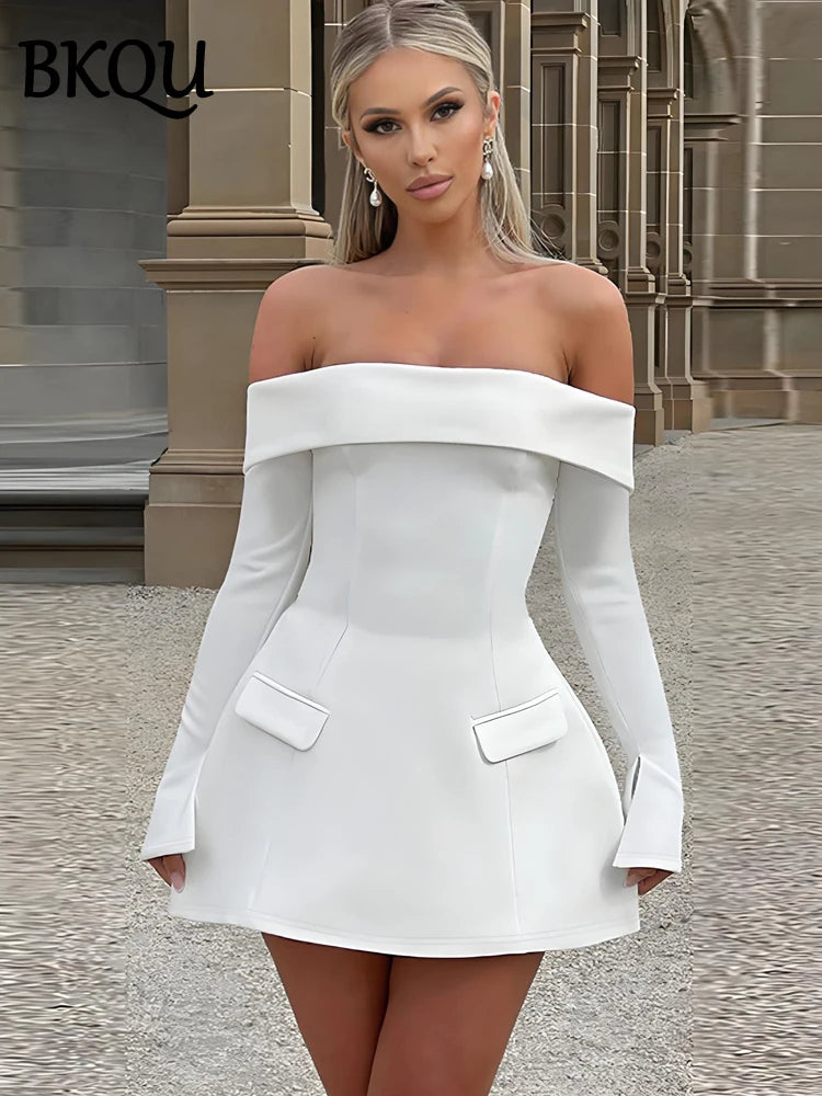 BKQU Elegantes schulterfreies Langarm-Minikleid für Damen, sexy trägerloses, rückenfreies, schmales A-Linien-Kurzleid, elegantes Party-Vestido