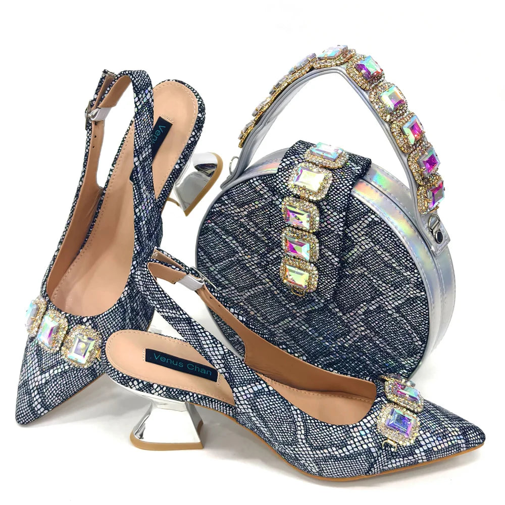 2024 Strass Spitz Zehen High Heels Schuhe und Taschen Set für Damen Hochzeit und Party Elegante Luxusmode in Weinrot