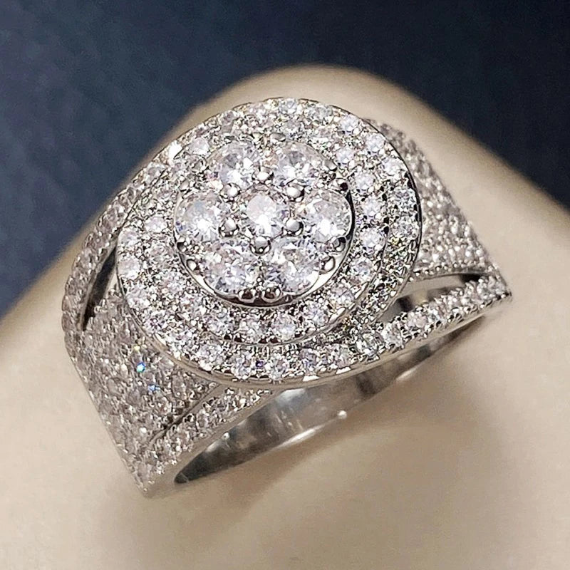 Huitan Gorgeous Wedding Engagement Rings for Women Modern Fashion Design Sparkling Cubic Zirconia Female Rings Party New Jewelry