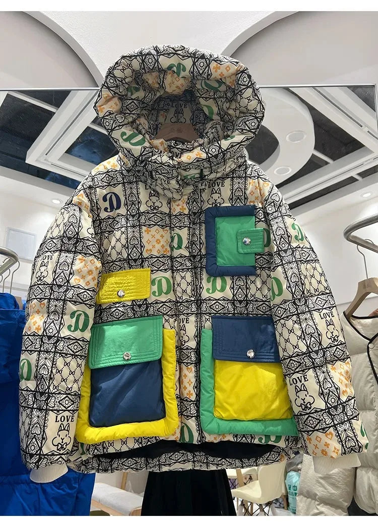 2023 Europäische Station Winter Neue Daunenjacke Damen Warm Mode Kurze Farb-Patchwork Graffiti dicke Weiße Entendaunenjacke