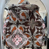 2023 Europäische Station Winter Neue Daunenjacke Damen Warm Mode Kurze Farb-Patchwork Graffiti dicke Weiße Entendaunenjacke