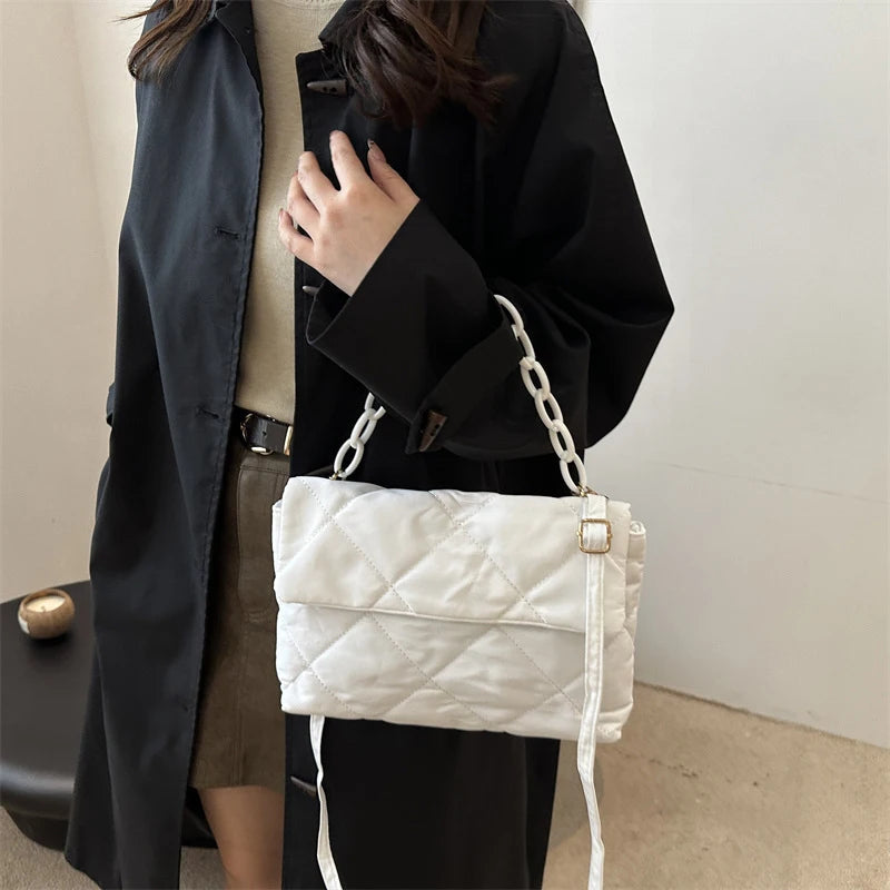 Acryl-Ketten-Umhängetaschen, quadratisch, lässig, Klappe, Damen-Pendeltaschen, gesteppt, All-Match, Winter, große Kapazität für Mädchen zum Einkaufen