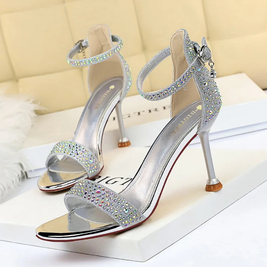 Damen Sommer Sandalen 8.5cm High Heels Strass Kristall Mittelhohe Absätze Knöchelriemchen Sandalen Damen Hochzeit Event Party Goldene Schuhe