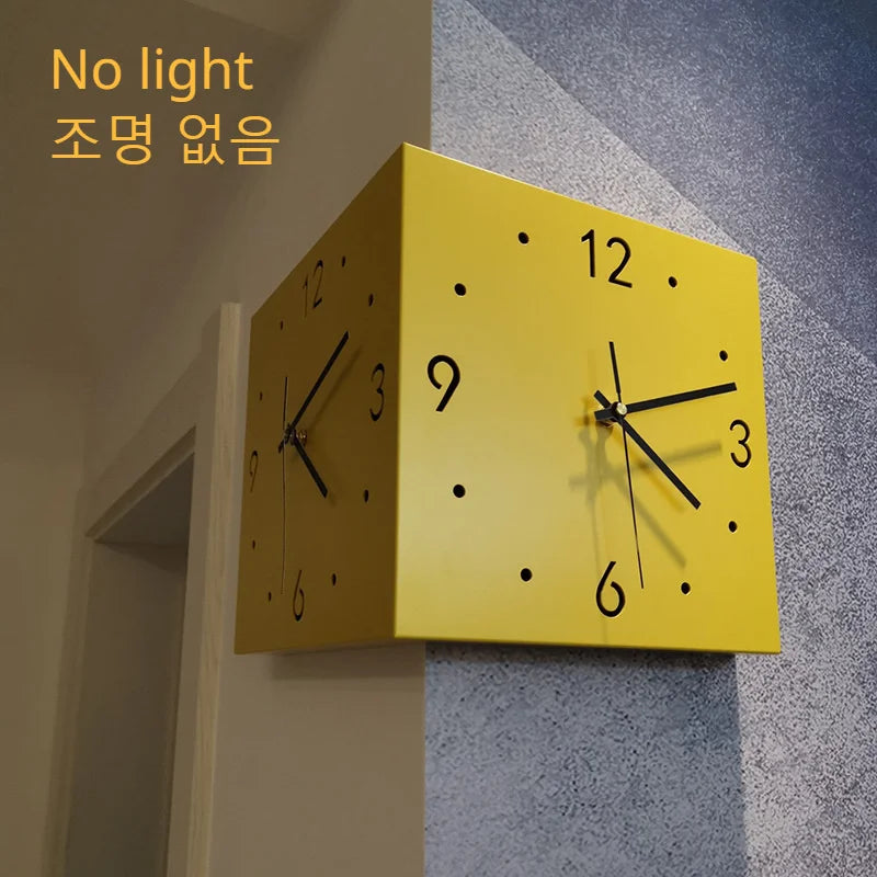 Kreative Lichtsensor Eckwanduhr Quadratisch Einfache Doppelseitige Wanduhr mit arabischer Ziffernskala Analoge Geräuschlose Wanduhr