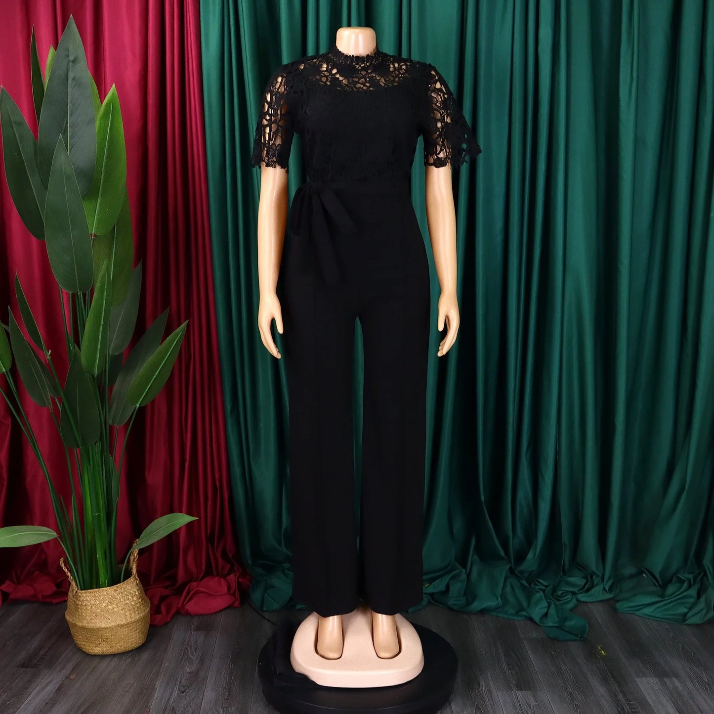 Elegante Jumpsuits & Rompers für Damen Rundhals Spitze Patchwork Kurzarm Gürtel Hohe Taille Luxus Geburtstagsparty Abend Outfit