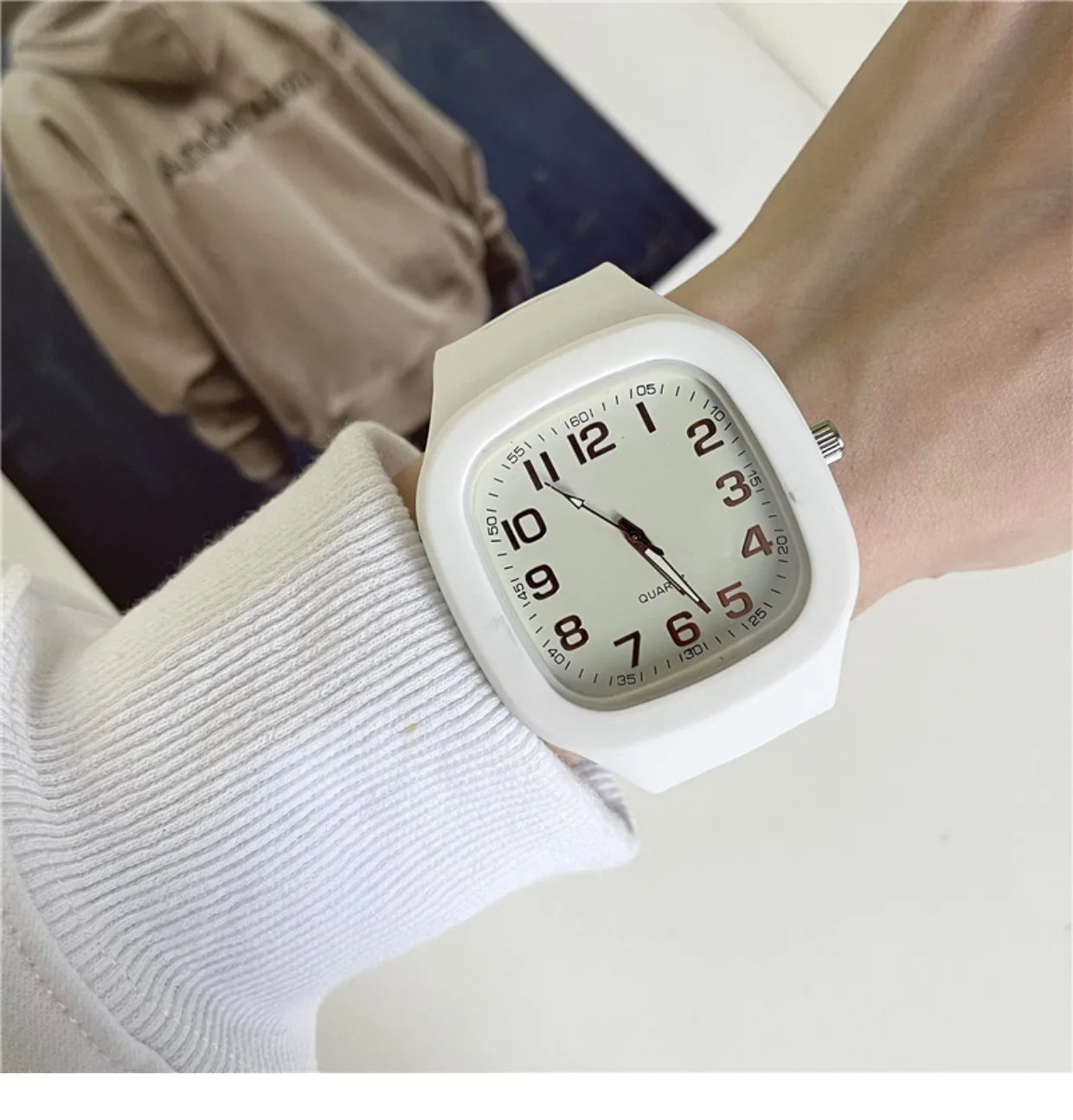 Fashion Women Watches Squartz Dial Watch Women Luxury Ladies Quartz Wristwatches Silicone Female Clock
