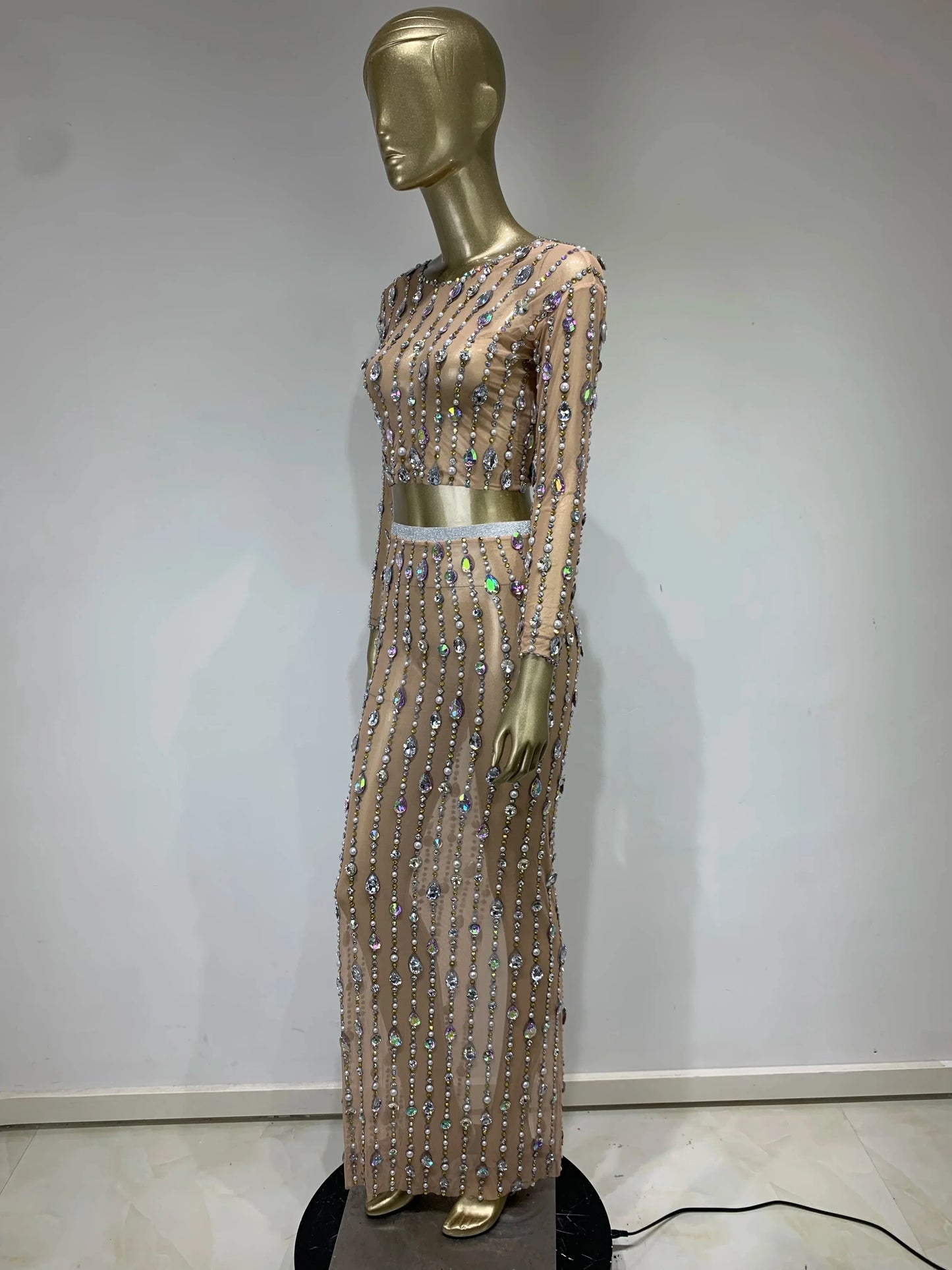 Festival-Outfit Damen High-End-Mode Nude-farbenes Strass-Mesh-Langarm-Crop-Top mit Rundhalsausschnitt und lange Röcke Gala zweiteiliges Set