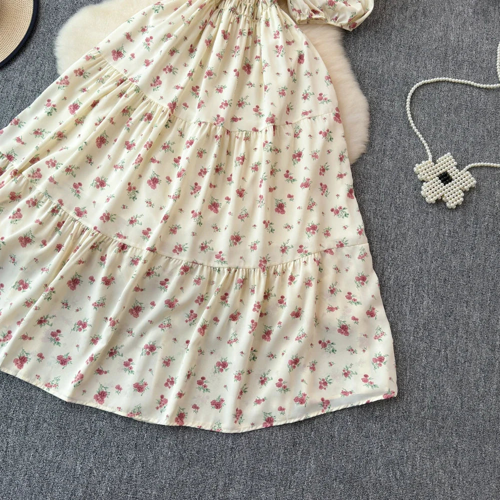 2024 Neues Sommer Blumenmuster Maxikleid Damen Vintage Eckiger Ausschnitt Geraffte Brust Schärpe Bandage Sommerkleid Partykleid