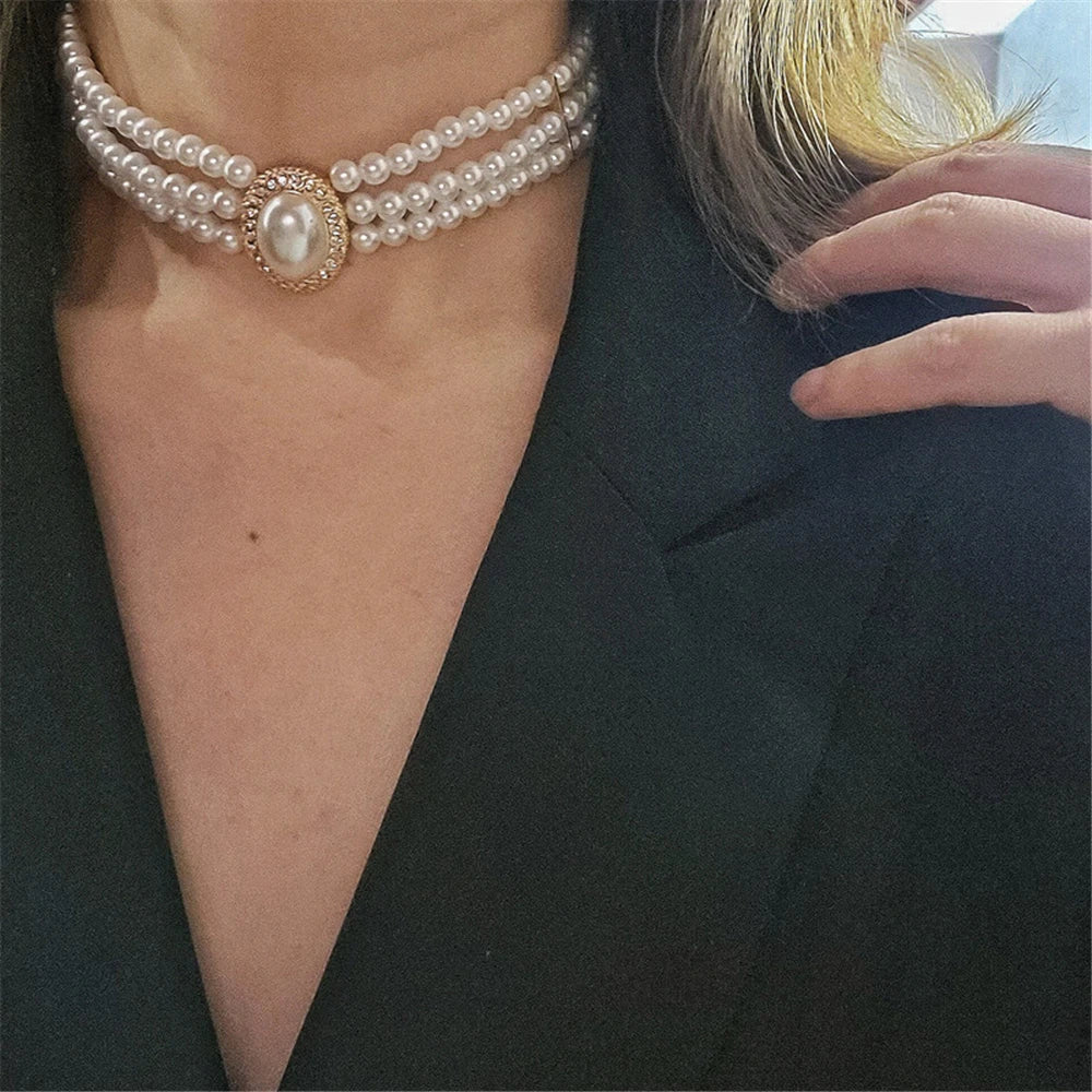 Luxuriöses Vintage dreilagiges Perlen-Collier, 2024 neue Trend-Schmuckmode Damen Halskette für den Hals Partygeschenk
