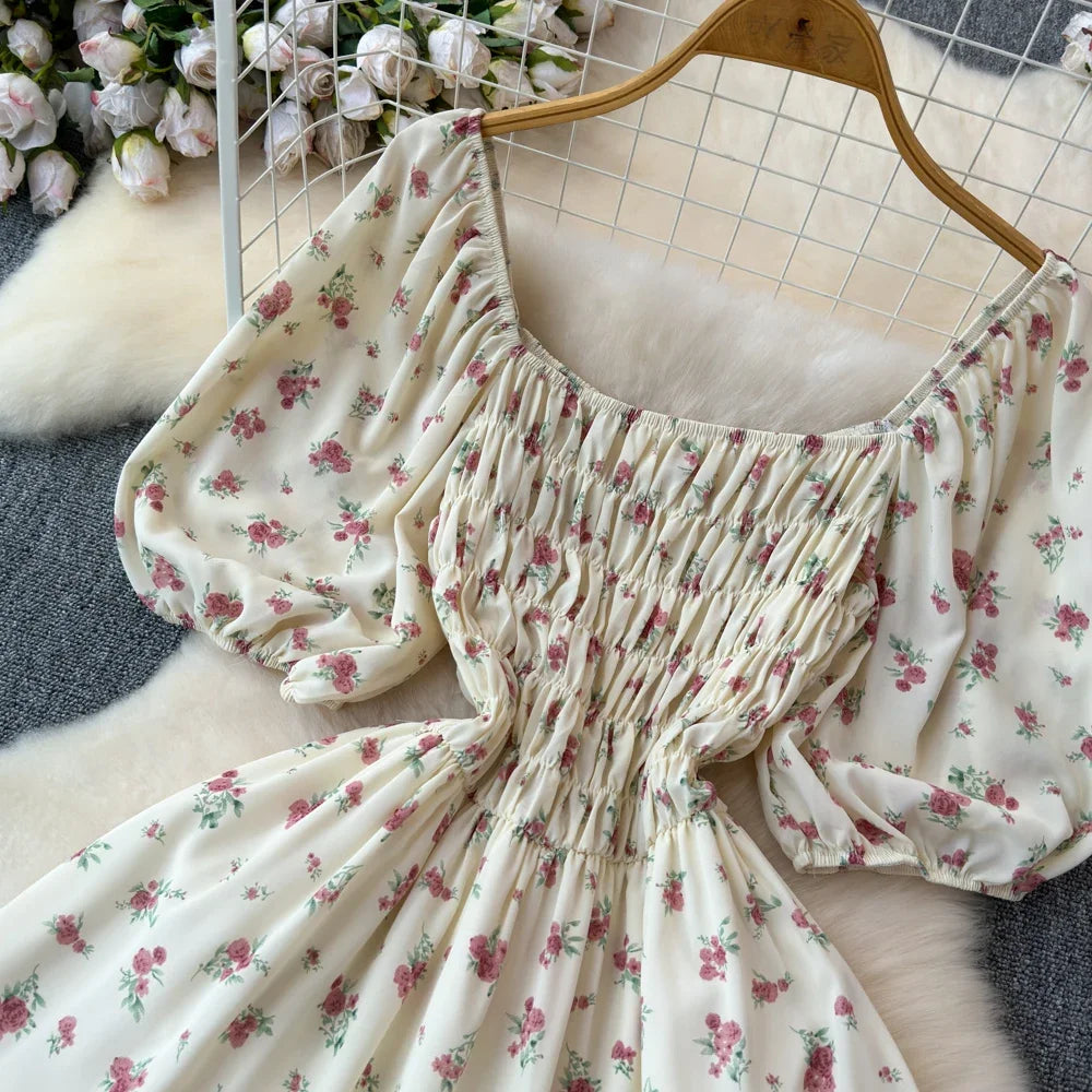2024 Neues Sommer Blumenmuster Maxikleid Damen Vintage Eckiger Ausschnitt Geraffte Brust Schärpe Bandage Sommerkleid Partykleid