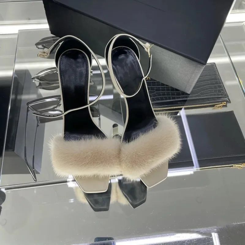 2025 Frühling Neu Nerzhaar High Heels Ein-Wort-Sandalen Eckige Zehen Stiletto Damenschuhe