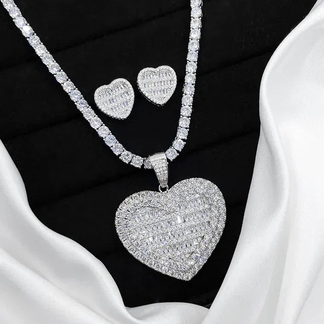 Auf Lager Iced Out Bling Damen Schmuck 5A Weißer Zirkonia Herzanhänger Halskette Mit Tennis Box Chain