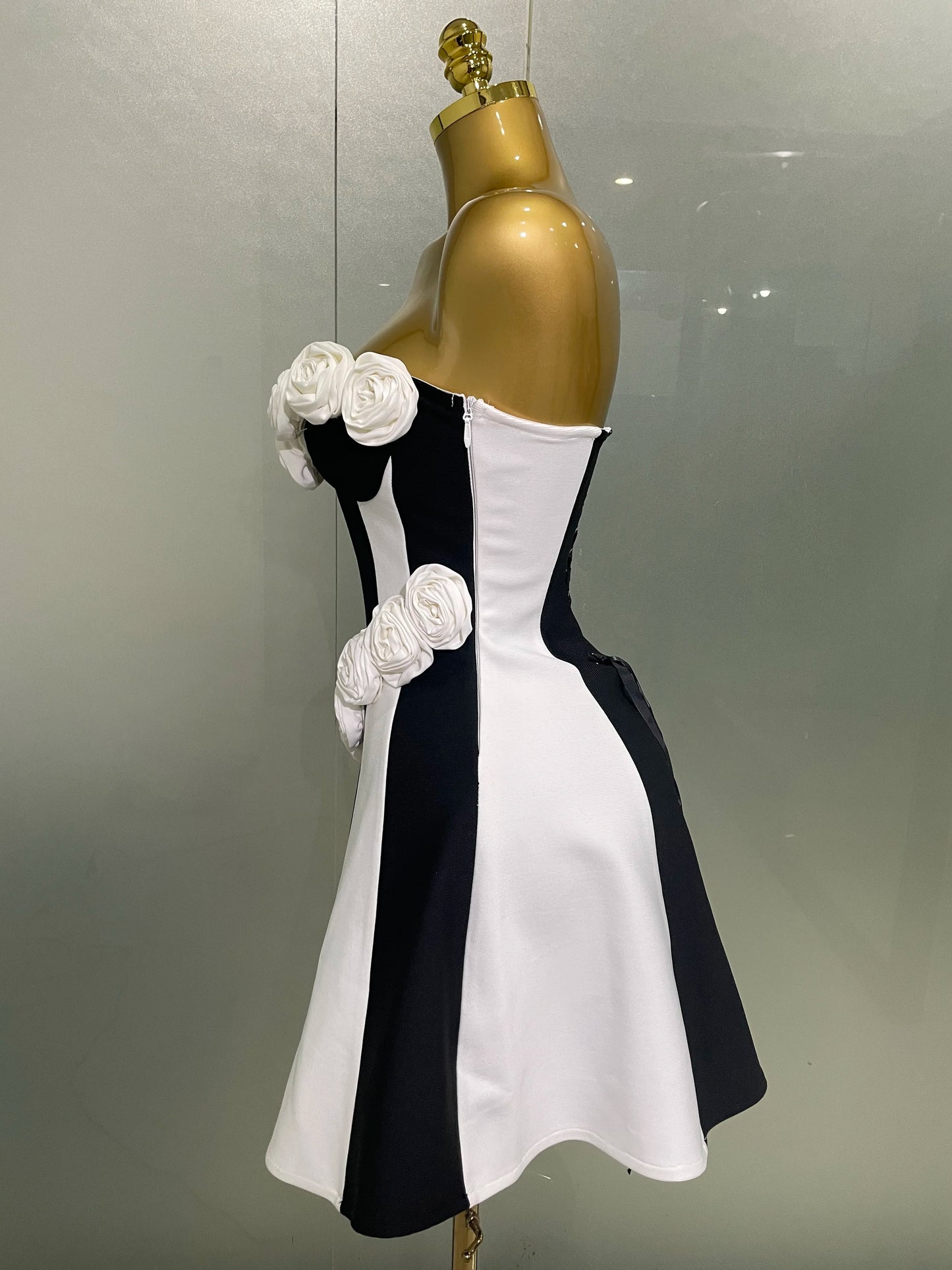 2025New Women Flower Decoration Strapless Black White Stripe Bandage Short Dress Cocktail Party Elegant Evening Club Party Dress