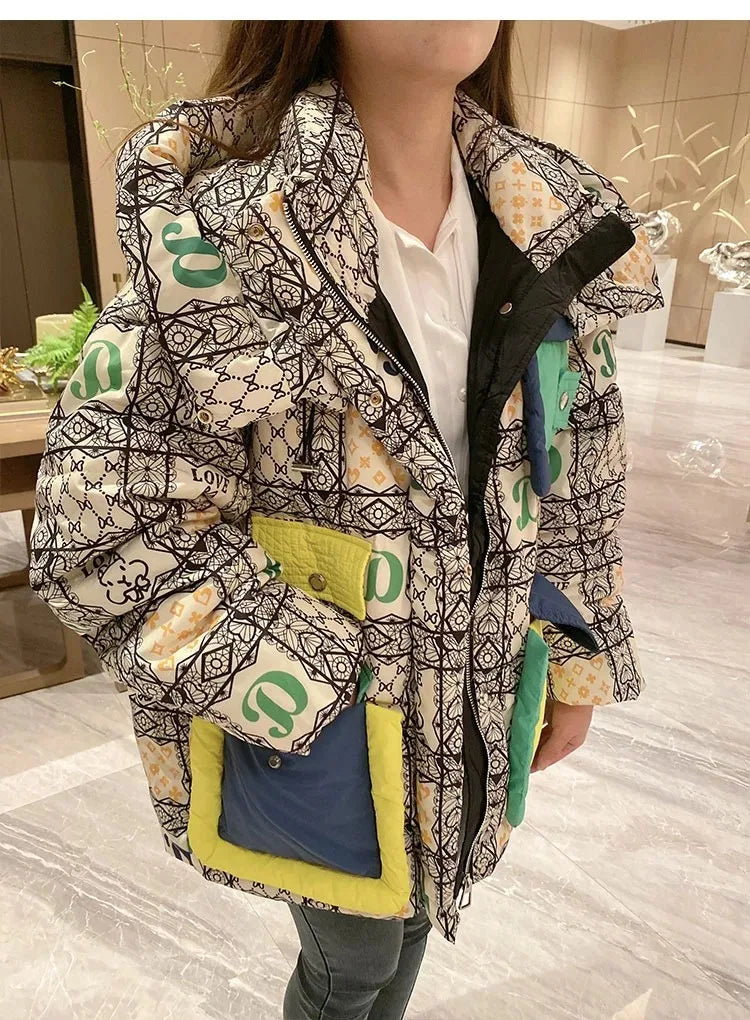 2023 Europäische Station Winter Neue Daunenjacke Damen Warm Mode Kurze Farb-Patchwork Graffiti dicke Weiße Entendaunenjacke