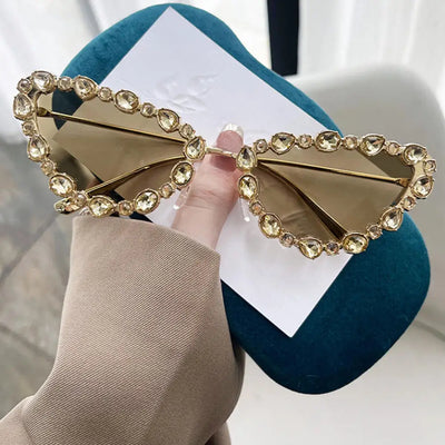 KLASSNUM Luxus Damen Sonnenbrille Cat-Eye Strass-Sonnenbrille 2024 Trendy Party Brille Glitzer Metallrahmen Farbige Gläser Sonnenbrille