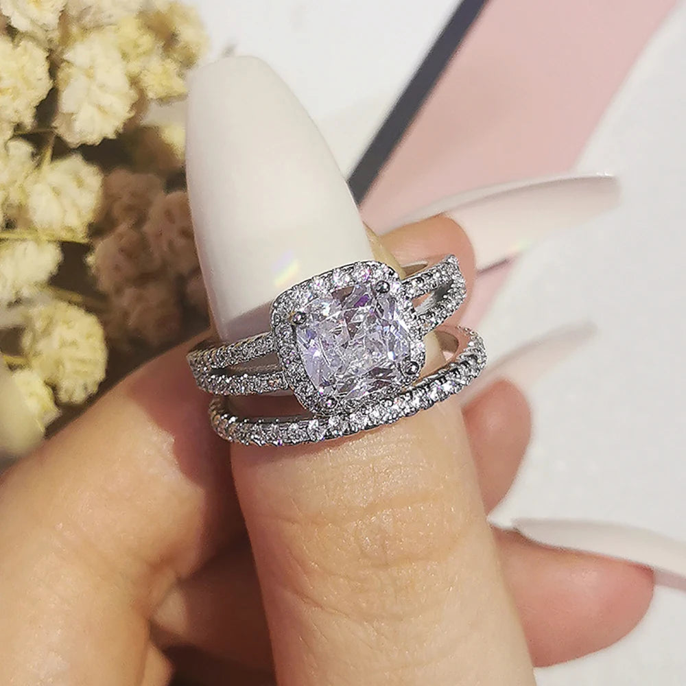 2023 New Luxury Silver Color Luxury Big Wedding Rings Set for Bridal Women Engagement Finger Party Gift Designer Jewelry R4428