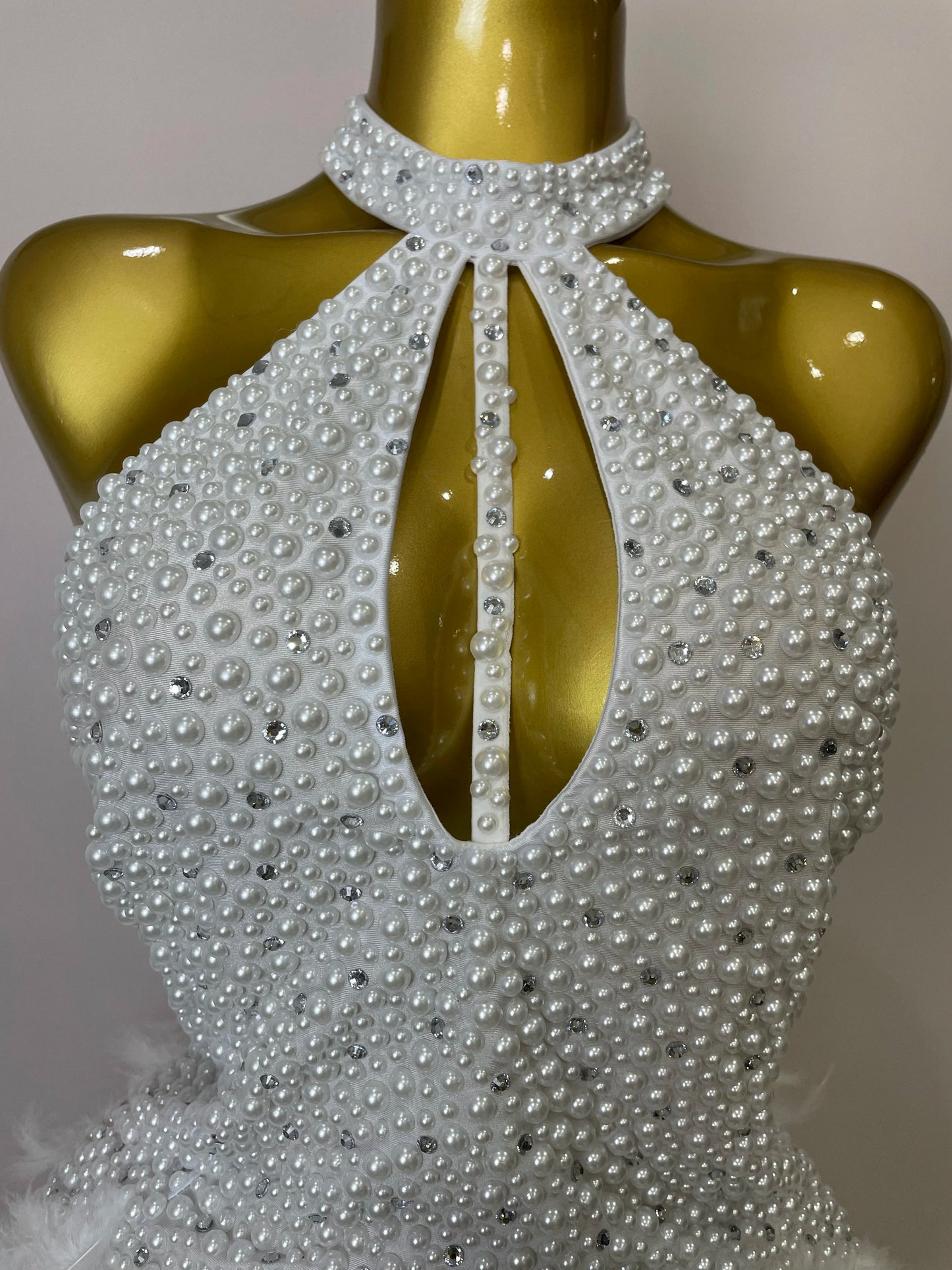 Women Luxury Rhinestones Pearls Feathers Halter Backless Short Dress Women Sexy Celebrate Birthday Dress Nightclub Stage Costume