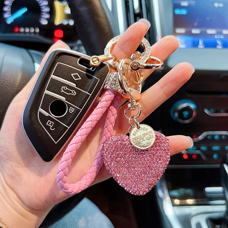 Strass-Diamant, voll besetzter Liebes-Schlüsselanhänger, Lederseil, Kreuzanhänger, herzförmiger Auto-Schlüsselanhänger, exquisite Damenschlüsselanhänger.