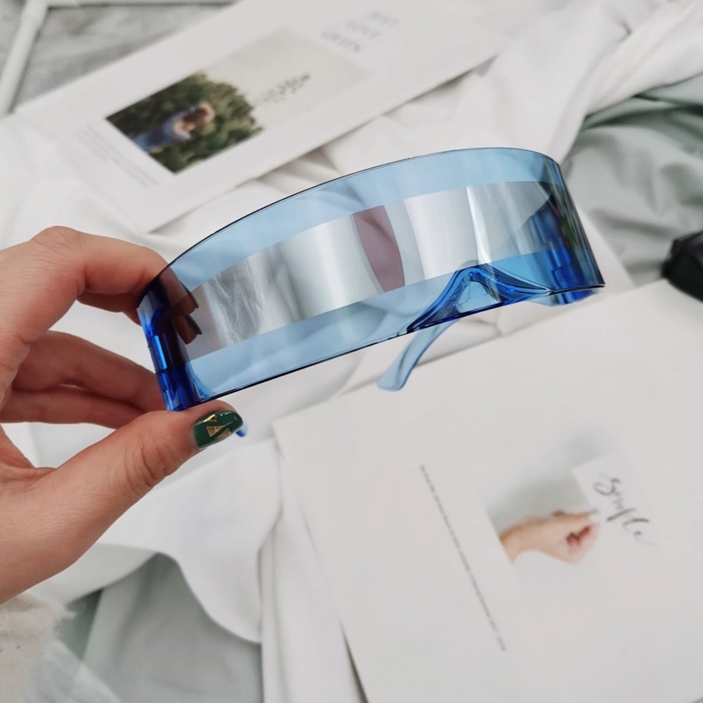Futuristic Narrow Visor women Sunglasses Laser Eyeglasses Personality Mirrored Lens Eyewear Glasses integrated Men sun glasses