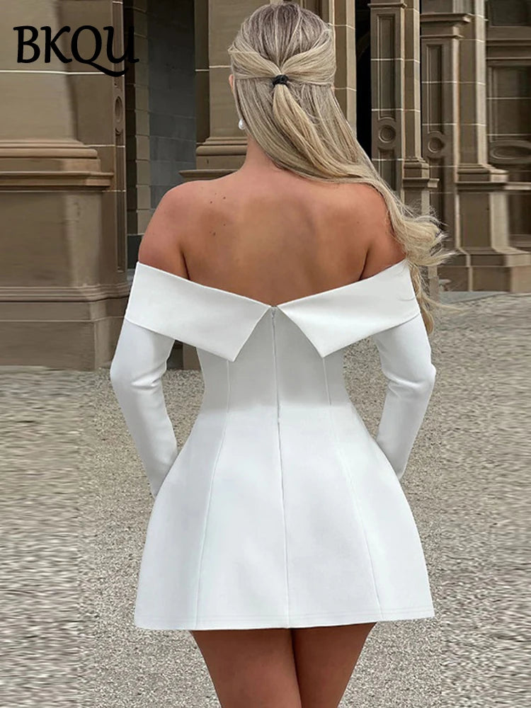 BKQU Elegantes schulterfreies Langarm-Minikleid für Damen, sexy trägerloses, rückenfreies, schmales A-Linien-Kurzleid, elegantes Party-Vestido