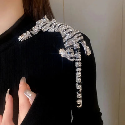 Neue Vintage-Hyperbel-Strass-große Tiger-Leoparden-Schulter-Dekor-Broschen Männer Frauen Urlaubsfeier Geschenke