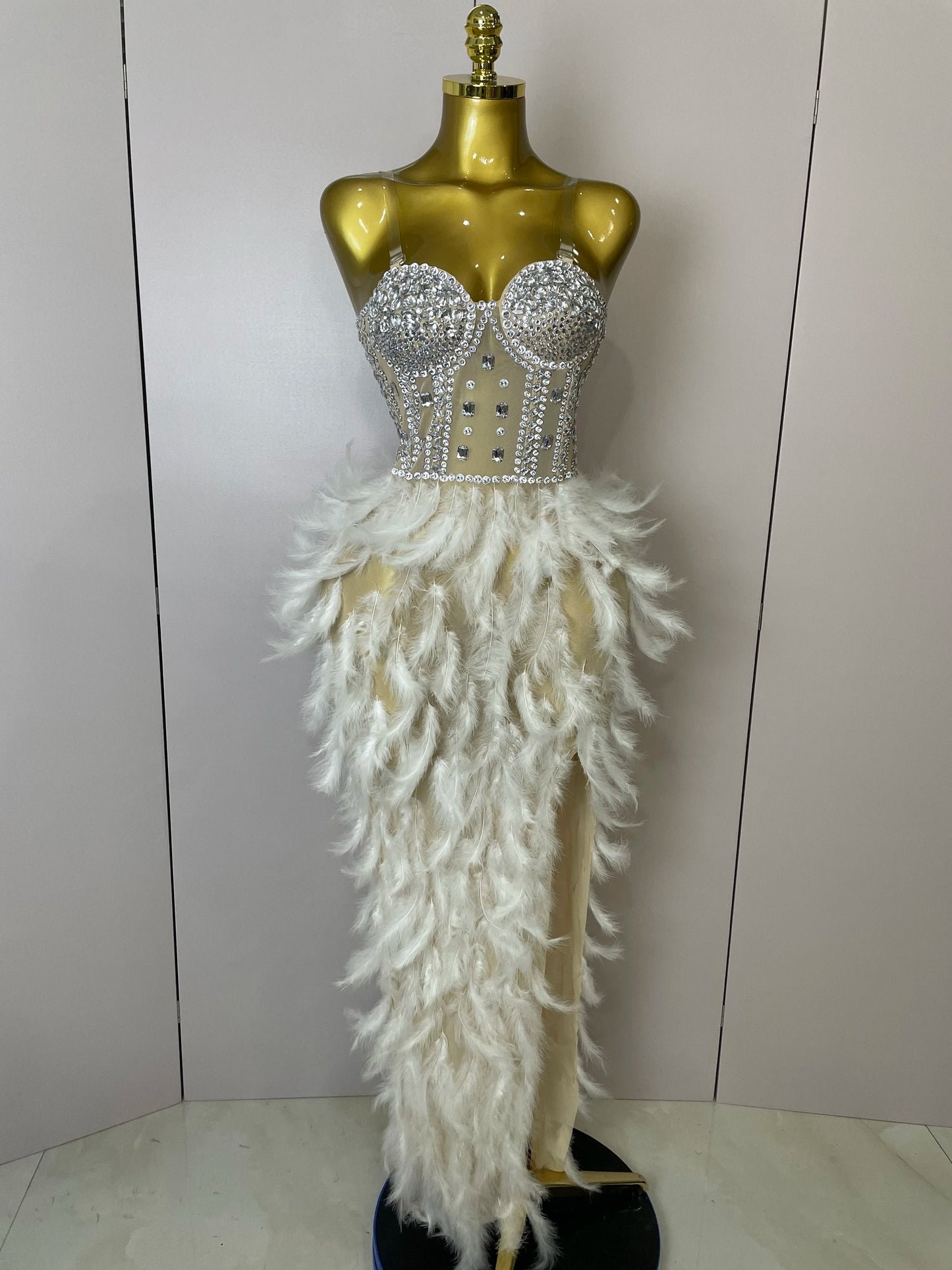 Stock 2025 Women Sexy Sparkly Rhinestone Mesh Feather Long Dress Elegant Evening Party Celebrate Birthday Performance Costume