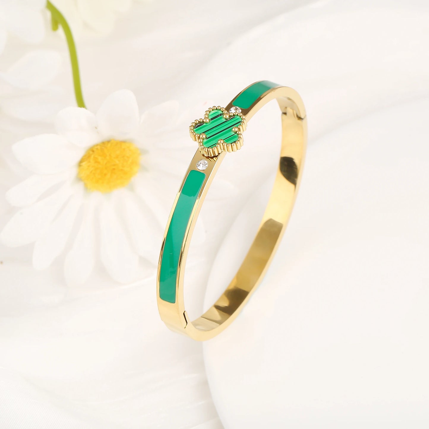 6 Farben Klassisch Luxuriös Edelstahl Fünfblattblume Offener Armreif Schlicht für Damen Mädchen Party Trend Emaille Schmuck Kleeblatt