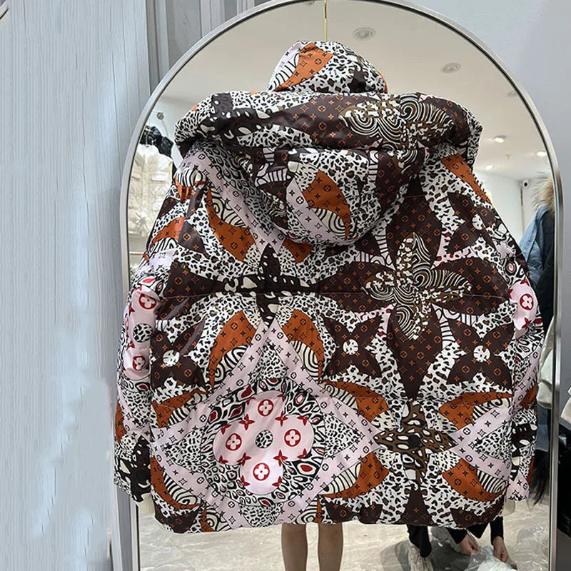 2023 Europäische Station Winter Neue Daunenjacke Damen Warm Mode Kurze Farb-Patchwork Graffiti dicke Weiße Entendaunenjacke