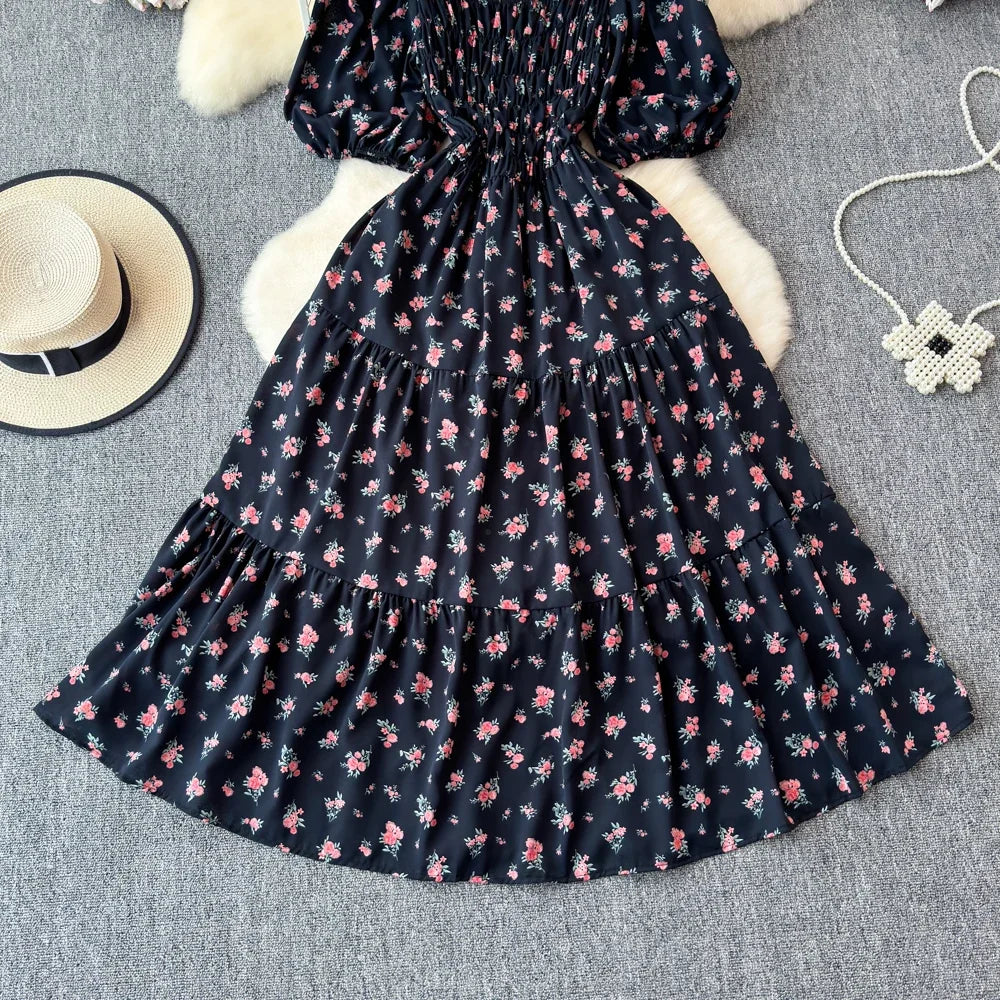 2024 Neues Sommer Blumenmuster Maxikleid Damen Vintage Eckiger Ausschnitt Geraffte Brust Schärpe Bandage Sommerkleid Partykleid