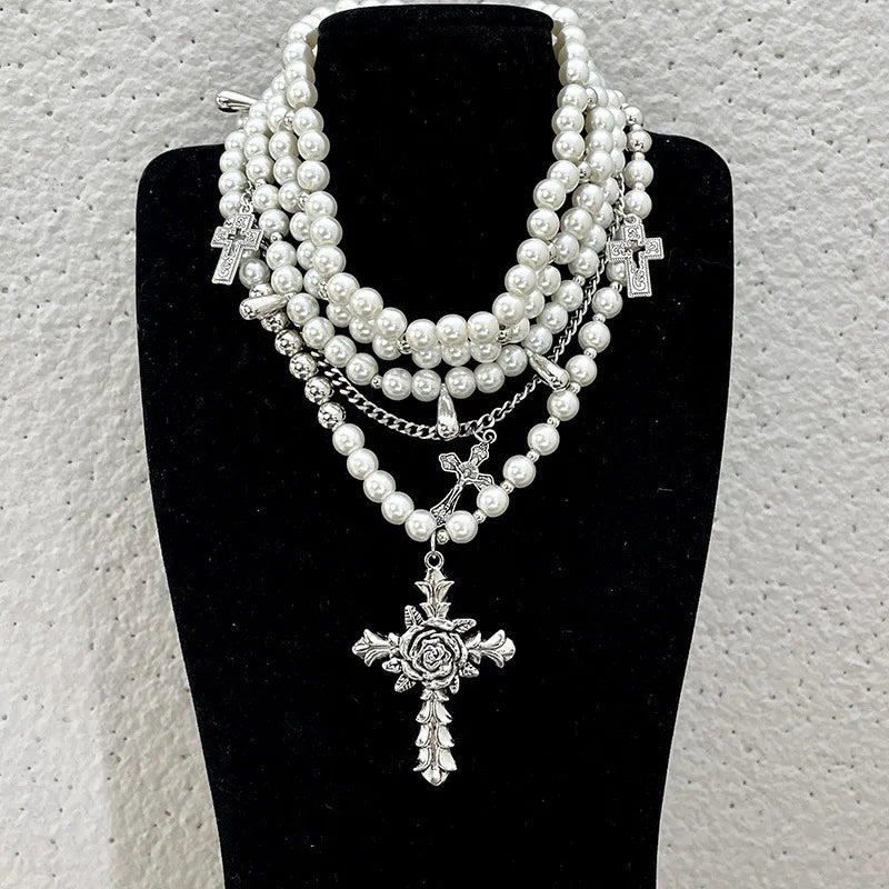 Goth Rosenblume Imitation Perlen Kreuz Anhänger Halskette für Frauen Mehrlagige Perlenketten Ästhetischer Vintage Luxus Schmuck