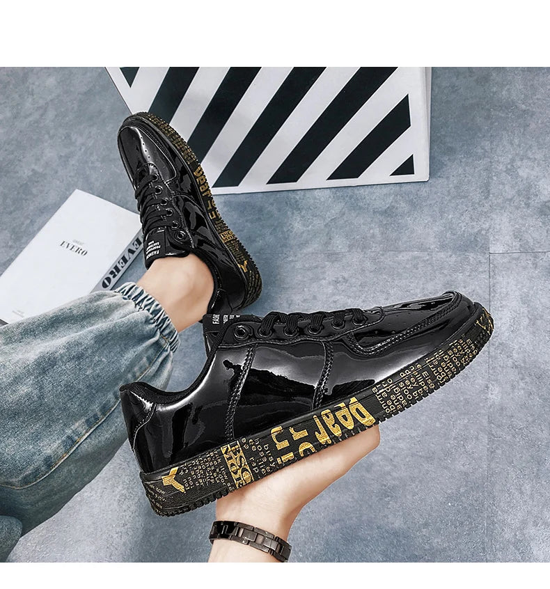 New Gold Sneakers Couple Shoes Luxury Casual Glitter Sneakers Men Hip-hop Streetwear Skateboard Shoes Men Flat Designer Footwear